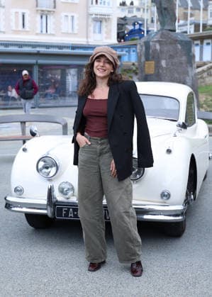 Zoe Adjani at the unveiling of Amira Casar’s beach hut on Dinard Beach during the 37th edition of the Dinard British and Irish Film Festival, France, on October 8, 2026. Denis Guignebourg, Bestimage. 37th Dinard British Irish Film Festival on October 8, 2026, in Dinard, France. Dinard, France  Copyright: xDenisxGuignebourgx xBestimagexDenisxGuignebourgx xBestimagex
