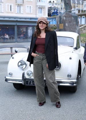 Zoe Adjani at the unveiling of Amira Casar’s beach hut on Dinard Beach during the 37th edition of the Dinard British and Irish Film Festival, France, on October 8, 2026. Denis Guignebourg, Bestimage. 37th Dinard British Irish Film Festival on October 8, 2026, in Dinard, France. Dinard, France  Copyright: xDenisxGuignebourgx xBestimagexDenisxGuignebourgx xBestimagex