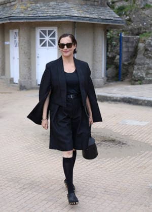 Amira Casar at the unveiling of her beach cabana during the 37th Dinard British and Irish Film Festival, France, on October 8, 2026. Denis Guignebourg, Bestimage. 37th Dinard British Irish Film Festival on October 8, 2026, in Dinard, France. Dinard, France  Copyright: xDenisxGuignebourgx xBestimagexDenisxGuignebourgx xBestimagex