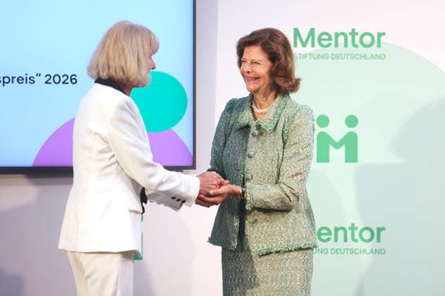 Monika Brandt und Königin Silvia von Schweden bei der Verleihung vom Mentor-Zukunftspreis beim Jubiläum der Mentor-Stiftung auf der Insel Mainau. Mainau, 08.10.2026