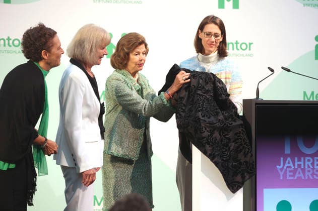 Sybille Perez, Monika Brandt, Bettina Gräfin Bernadotte, Königin Silvia von Schweden und Moritz Ritter bei der Verleihung vom Mentor-Zukunftspreis beim Jubiläum der Mentor-Stiftung auf der Insel Mainau. Mainau, 08.10.2026