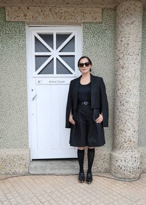 Amira Casar at the unveiling of her beach cabana during the 37th Dinard British and Irish Film Festival, France, on October 8, 2026. Denis Guignebourg, Bestimage. 37th Dinard British Irish Film Festival on October 8, 2026, in Dinard, France. Dinard, France  Copyright: xDenisxGuignebourgx xBestimagexDenisxGuignebourgx xBestimagex