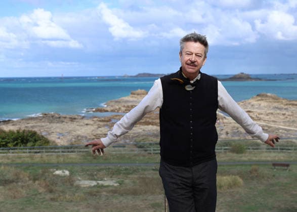 Thibault de Montalembert poses at the Emeria Hotel during the 37th Dinard British and Irish Film Festival, France, on October 8, 2026. Denis Guignebourg, Bestimage. 37th Dinard British Irish Film Festival on October 8, 2026, in Dinard, France. Dinard, France  Copyright: xDenisxGuignebourgx xBestimagexDenisxGuignebourgx xBestimagex