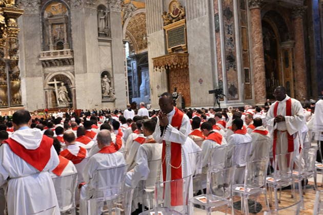 IPA89434026 - Italy, Rome, Vatican, October 8, 2026: Pope Leo XIV celebrates Holy Mass for the academic year at the Pontifical Universities in St. Peter s Basilica in the Vatican. Photograph by ALESSIA GIULIANI Catholic Press Photo  Copyright: xx xAlessiaxGiuliani Catholipressphox IPA89434026
