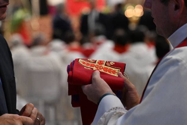IPA89434038 - Italy, Rome, Vatican, October 8, 2026: Pope Leo XIV celebrates Holy Mass for the academic year at the Pontifical Universities in St. Peter s Basilica in the Vatican. Photograph by ALESSIA GIULIANI Catholic Press Photo  Copyright: xx xAlessiaxGiuliani Catholipressphox IPA89434038