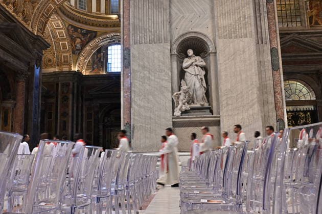 IPA89434045 - Italy, Rome, Vatican, October 8, 2026: Pope Leo XIV celebrates Holy Mass for the start of the academic year at the Pontifical Universities in St. Peter s Basilica in the Vatican. Photograph by ALESSIA GIULIANI Catholic Press Photo  Copyright: xx xAlessiaxGiuliani Catholipressphox IPA89434045