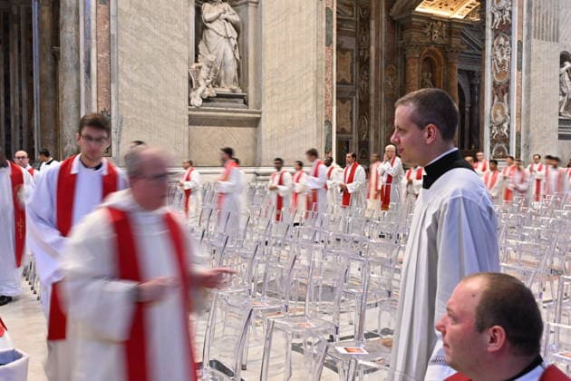 IPA89434052 - Italy, Rome, Vatican, October 8, 2026: Pope Leo XIV celebrates Holy Mass for the start of the academic year at the Pontifical Universities in St. Peter s Basilica in the Vatican. Photograph by ALESSIA GIULIANI Catholic Press Photo  Copyright: xx xAlessiaxGiuliani Catholipressphox IPA89434052