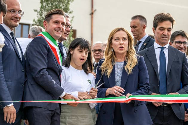 IPA89434795 - ASCOLI PICENO, ITALY OCTOBER 8, 2026: Prime Minister Giorgia Meloni attends the presentation and inauguration ceremony for the Palazzo Saladini Pilastri complex and its monumental park in Ascoli Piceno. The restoration project is part of the PINQuA program for urban regeneration and the enhancement of the city™s historical heritage. (Photo: Andrea Vagnoni IPA Agency)  Copyright: xAndreaxVagnonix xx IPA89434795