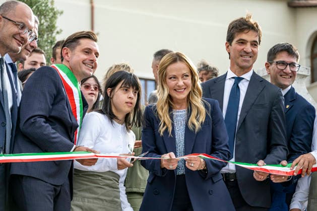 IPA89434805 - ASCOLI PICENO, ITALY OCTOBER 8, 2026: Prime Minister Giorgia Meloni attends the presentation and inauguration ceremony for the Palazzo Saladini Pilastri complex and its monumental park in Ascoli Piceno. The restoration project is part of the PINQuA program for urban regeneration and the enhancement of the city™s historical heritage. (Photo: Andrea Vagnoni IPA Agency)  Copyright: xAndreaxVagnonix xx IPA89434805