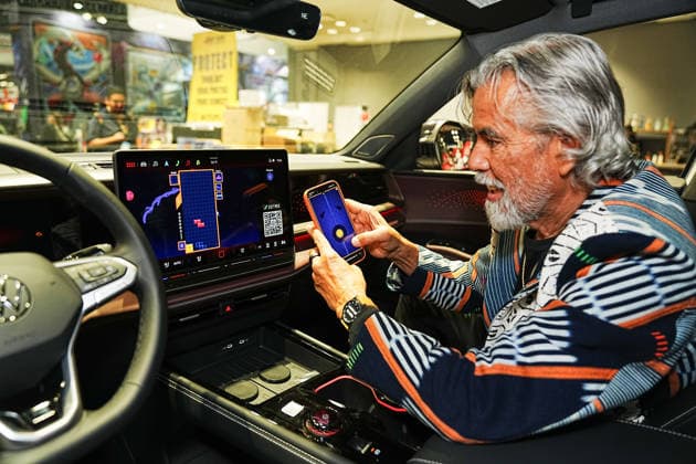 October 8, 2026, New York, New York, USA: Video game designer and Tetris co-founder HENK ROGERS at 2026 New York Comic Con at the Javits Center on October 8, 2026 in New York. HENK ROGERS is on had to welcome the next evolution of Tetris as it moves into the dashboard of a 2027 Volkswagen Atlas. Volkswagen is bringing Tetris to its vehicles through AirConsole, an in car gaming platform that turns the vehicle s infotainment screen into a gaming display, with smartphones serving as the controllers. The games are designed to be played while the vehicle is parked, creating a new kind of entertainment experience inside the car. New York USA  - ZUMAb148 20261008_zap_b148_010 Copyright: xBryanxSmithx