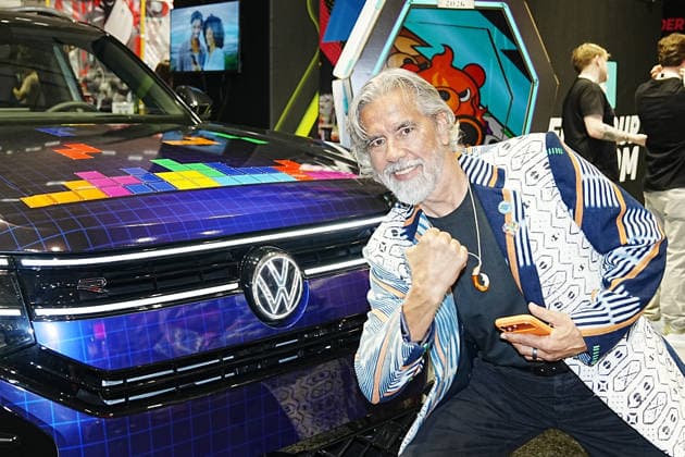 October 8, 2026, New York, New York, USA: Video game designer and Tetris co-founder HENK ROGERS at 2026 New York Comic Con at the Javits Center on October 8, 2026 in New York. HENK ROGERS is on had to welcome the next evolution of Tetris as it moves into the dashboard of a 2027 Volkswagen Atlas. Volkswagen is bringing Tetris to its vehicles through AirConsole, an in car gaming platform that turns the vehicle s infotainment screen into a gaming display, with smartphones serving as the controllers. The games are designed to be played while the vehicle is parked, creating a new kind of entertainment experience inside the car. New York USA  - ZUMAb148 20261008_zap_b148_012 Copyright: xBryanxSmithx