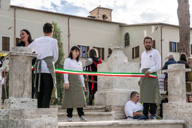 IPA89434782 - ASCOLI PICENO, ITALY OCTOBER 8, 2026: Prime Minister Giorgia Meloni attends the presentation and inauguration ceremony for the Palazzo Saladini Pilastri complex and its monumental park in Ascoli Piceno. The restoration project is part of the PINQuA program for urban regeneration and the enhancement of the city™s historical heritage. (Photo: Andrea Vagnoni IPA Agency)  Copyright: xAndreaxVagnonix xx IPA89434782