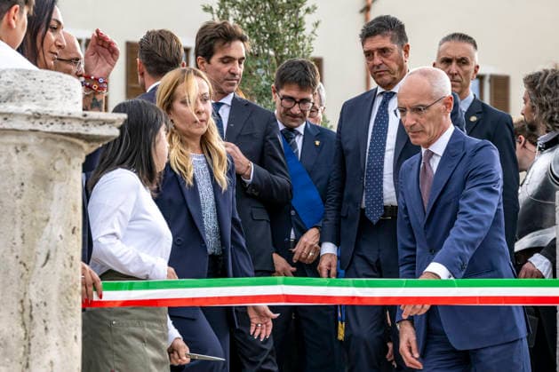 IPA89434783 - ASCOLI PICENO, ITALY OCTOBER 8, 2026: Prime Minister Giorgia Meloni attends the presentation and inauguration ceremony for the Palazzo Saladini Pilastri complex and its monumental park in Ascoli Piceno. The restoration project is part of the PINQuA program for urban regeneration and the enhancement of the city™s historical heritage. (Photo: Andrea Vagnoni IPA Agency)  Copyright: xAndreaxVagnonix xx IPA89434783