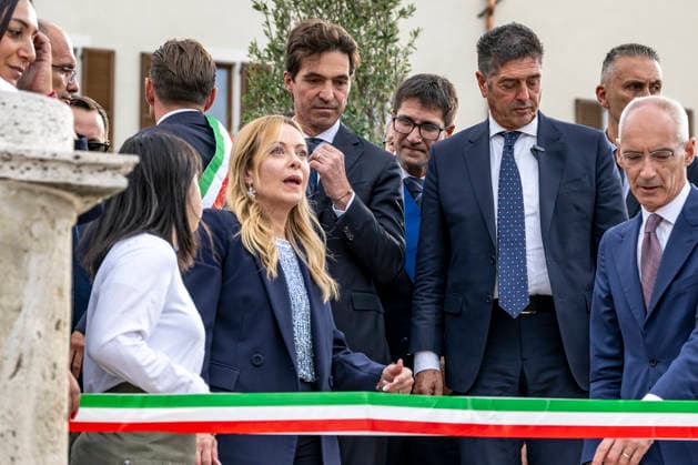 IPA89434784 - ASCOLI PICENO, ITALY OCTOBER 8, 2026: Prime Minister Giorgia Meloni attends the presentation and inauguration ceremony for the Palazzo Saladini Pilastri complex and its monumental park in Ascoli Piceno. The restoration project is part of the PINQuA program for urban regeneration and the enhancement of the city™s historical heritage. (Photo: Andrea Vagnoni IPA Agency)  Copyright: xAndreaxVagnonix xx IPA89434784
