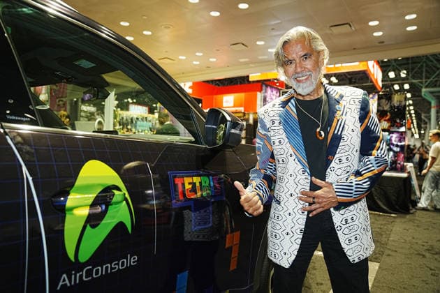 October 8, 2026, New York, New York, USA: Video game designer and Tetris co-founder HENK ROGERS at 2026 New York Comic Con at the Javits Center on October 8, 2026 in New York. HENK ROGERS is on had to welcome the next evolution of Tetris as it moves into the dashboard of a 2027 Volkswagen Atlas. Volkswagen is bringing Tetris to its vehicles through AirConsole, an in car gaming platform that turns the vehicle s infotainment screen into a gaming display, with smartphones serving as the controllers. The games are designed to be played while the vehicle is parked, creating a new kind of entertainment experience inside the car. New York USA  - ZUMAb148 20261008_zap_b148_018 Copyright: xBryanxSmithx