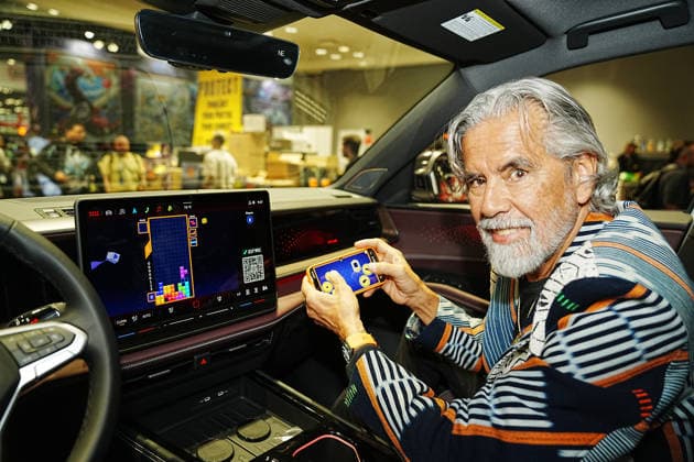 October 8, 2026, New York, New York, USA: Video game designer and Tetris co-founder HENK ROGERS at 2026 New York Comic Con at the Javits Center on October 8, 2026 in New York. HENK ROGERS is on had to welcome the next evolution of Tetris as it moves into the dashboard of a 2027 Volkswagen Atlas. Volkswagen is bringing Tetris to its vehicles through AirConsole, an in car gaming platform that turns the vehicle s infotainment screen into a gaming display, with smartphones serving as the controllers. The games are designed to be played while the vehicle is parked, creating a new kind of entertainment experience inside the car. New York USA  - ZUMAb148 20261008_zap_b148_022 Copyright: xBryanxSmithx