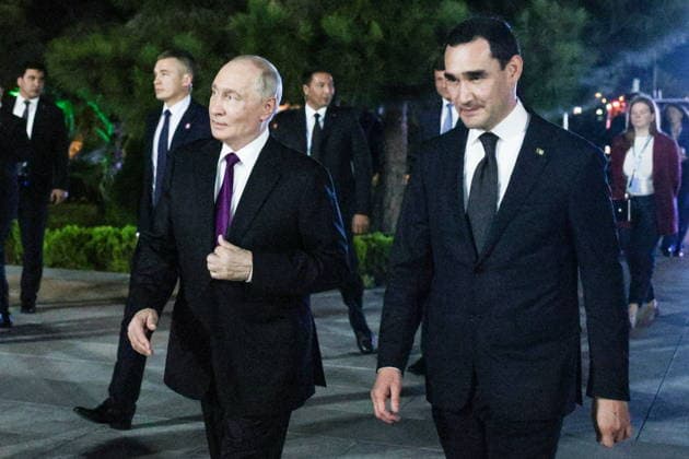 TURKMENISTAN, BALKAN PROVINCE - OCTOBER 8, 2026: Serdar Berdimuhamedow, President of Turkmenistan, welcomes his counterpart Vladimir Putin (R-L front) of Russia ahead of a meeting of the CIS (Commonwealth of Independent States) Council of Heads of State in Turkmenbasy. Gavriil Grigorov Russian Presidential Press and Information Office TASS  98956798