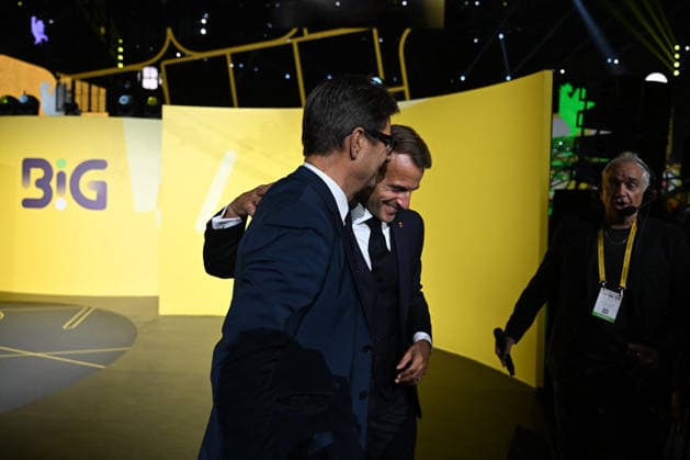 President Macron at Bpifrance Inno Generation - Paris France s President Emmanuel Macron greets General Manager of the Banque Publique d’Investissement (Bpifrance) Nicolas Dufourcq on stage during the Bpifrance Inno Generation (BIG) event, one of Europe’s largest gatherings dedicated to entrepreneurs, in Paris, France on October 8, 2026. Photo by Jeanne Accorsini Pool ABACAPRESS.COM Paris France  Copyright: xAccorsinixJeanne Pool ABACAx