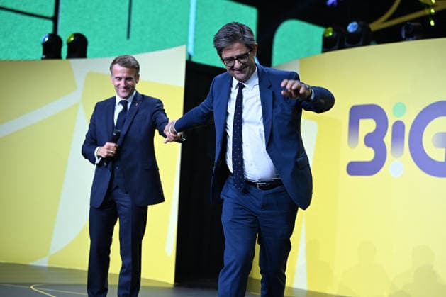 President Macron at Bpifrance Inno Generation - Paris France s President Emmanuel Macron greets General Manager of the Banque Publique d’Investissement (Bpifrance) Nicolas Dufourcq on stage during the Bpifrance Inno Generation (BIG) event, one of Europe’s largest gatherings dedicated to entrepreneurs, in Paris, France on October 8, 2026. Photo by Jeanne Accorsini Pool ABACAPRESS.COM Paris France  Copyright: xAccorsinixJeanne Pool ABACAx