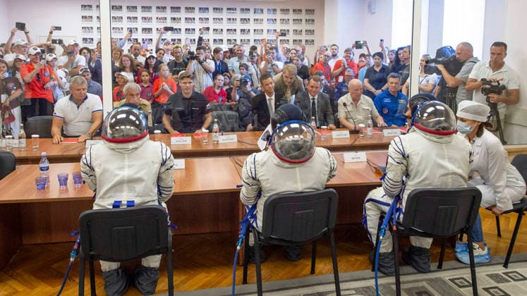 October 8, 2026, Baikonur, Kazakhstan: Baikonur, Kazakhstan. 14 July, 2026. The Expedition 75 crew talks with Roscosmos Sergei Krikalev and Dmitry Bakanov and NASA s Jared Isaacman and Matt Anderson after Sokol suit pressure checks at the Baikonur Cosmodrome, July 14, 2026 in Baikonur, Kazakhstan. Isaacman is NASA Administrator and Bakanov is Roscosmos Director General. Baikonur Kazakhstan - ZUMAp138 20261008_zaa_p138_040 Copyright: xPavelxShvets Gctcx