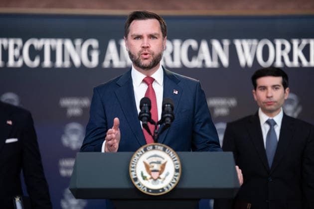 JD Vance During Immigration Program Announcement - Washington Vice President JD Vance gives remarks during an announcement in the South Court Auditorium of the Eisenhower Executive Office Building at the White House in Washington, DC, US, on Thursday, Oct. 8, 2026. The Trump administration said Thursday that it would suspend an immigration program for multiple tech firms, including Microsoft Corp., alleging widespread abuse of a worker visa system. Photo by Aaron Schwartz Pool ABACAPRESS.COM Washington District of Columbia  Copyright: xPool ABACAx