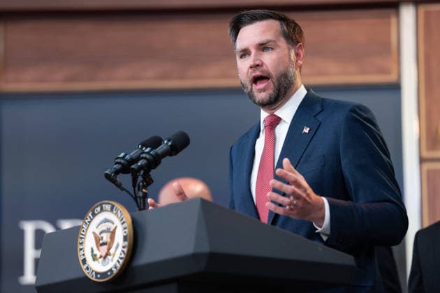 JD Vance During Immigration Program Announcement - Washington Vice President JD Vance gives remarks during an announcement in the South Court Auditorium of the Eisenhower Executive Office Building at the White House in Washington, DC, US, on Thursday, Oct. 8, 2026. The Trump administration said Thursday that it would suspend an immigration program for multiple tech firms, including Microsoft Corp., alleging widespread abuse of a worker visa system. Photo by Aaron Schwartz Pool ABACAPRESS.COM Washington District of Columbia  Copyright: xPool ABACAx