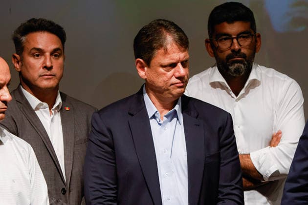 BRASiLIA, DF - 08.10.2026: FLaVIO MEETS WITH POLITICIANS FROM THE PL - Governor Tarcisio do Freitas at a meeting between Flavio Bolsonaro and PL deputies and governors elected this Thursday (October 8th) at the Brasil 21 building. x3026720x  JoaoxPedroxCarvalho