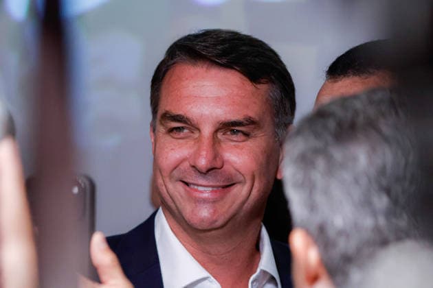 BRASiLIA, DF - 08.10.2026: FLaVIO MEETS WITH POLITICIANS FROM THE PL - Presidential candidate Flavio Bolsonaro meets with PL deputies and governors elected this Thursday (October 8th) at the Brasil 21 building. x3026722x  JoaoxPedroxCarvalho