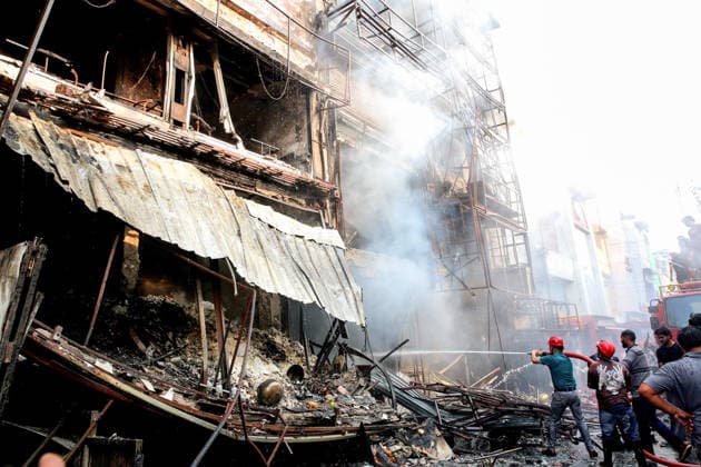 Firefighting operations underway after a fire broke out in Bhopal s New Market locality Bhopal, Oct 08(ANI): Firefighting operations underway after a fire broke out in the shops at New Market locality, in Bhopal on Thursday. Atleast five shops completely gutted, reportedly. Bhopal Madhya Pradesh India Copyright: xANIx ANI_20261008376