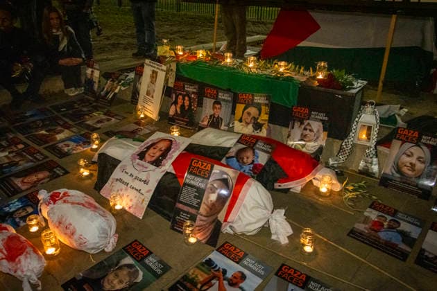 Pro-Palestine Silent Funeral Procession Central London, October 8, 2026 A pro-Palestine silent funeral procession took place in Central London, with demonstrators walking in silence to remember Palestinians killed in the conflict in Gaza. Participants carried Palestinian flags and placards, while some held a coffin and others carried effigies wrapped in burial shrouds, symbolising those killed in the conflict., Credit:Zak Irfan Avalon  Copyright: xZakxIrfanx xAvalonx 1141551851