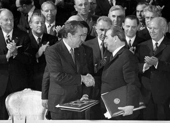 IMAGO History, Bedeutende Gipfeltreffen, Moskau 1972, SALT I, Richard Nixon und Leonid Breschnew