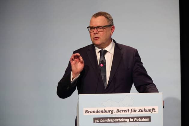 Michael Stübgen erhält Negativpreis Abschiebemeister 2023 von Jugend ohne Grenzen, Archivbilder