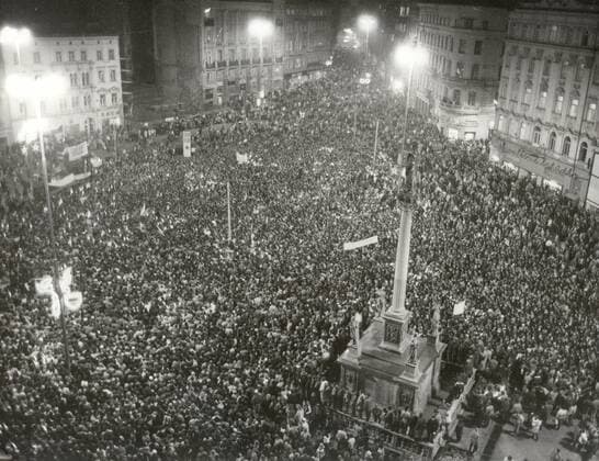 IMAGO History, 35 Jahre Mauerfall, Samtene Revolution in Tschechien
