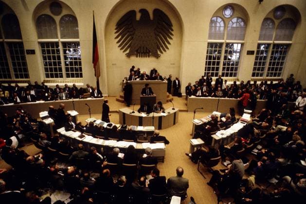 Hauptstadtbeschluss zur Verlegung des Deutschen Bundestages von Bonn nach Berlin, 35. Jahrestag am 20. Juni