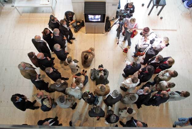 IMAGO History, Deutsche Parteien, SPD, Gerhard Schröder stellt die Vertrauensfrage 2005