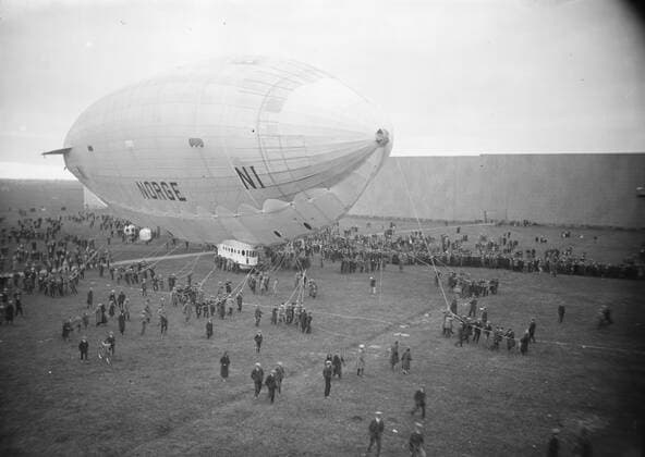 IMAGO History, Arktische Expeditionen, Amundsen, Nobile, Ellsworth, Luftschiff Norge überfliegt den Nordpol 1926