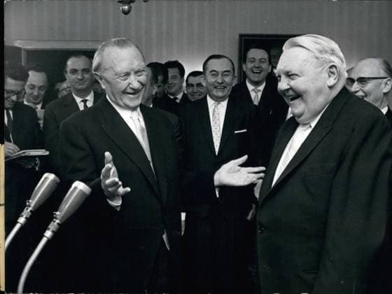 IMAGO History, 150. Geburtstag Konrad Adenauer, Adenauer und Ludwig Erhard