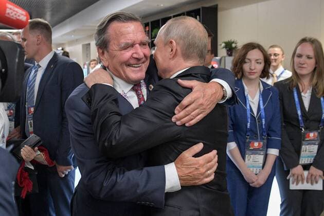 Russland, Wladimir Putin hat Gerhard Schröder zu Vieraugengespräch empfangen, Archivbilder