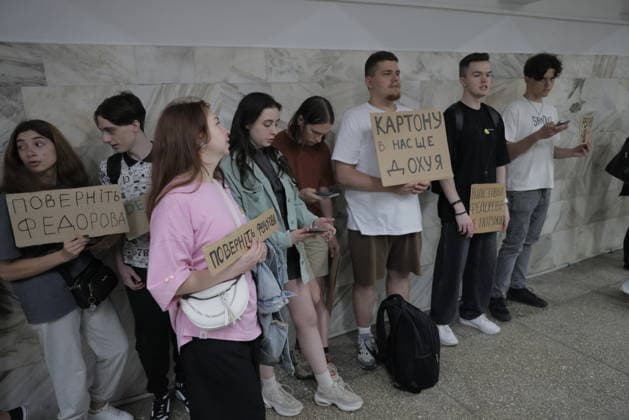 Ukraine-Krieg, Demonstration in Charkiw gegen Absetzung von Fedorov als Minister