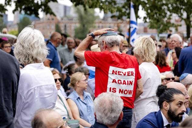 Niederlande, Gedenkveranstaltung zur Deportation jüdischer Rotterdamer in Rotterdam