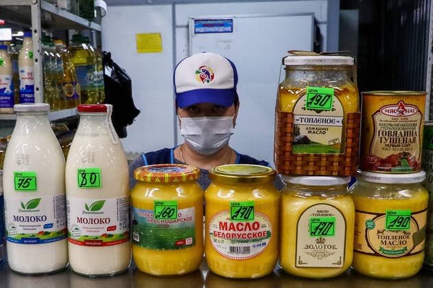 Coronavirus in Russland, Alltag auf Märkten und in Supermärkten in Moskau