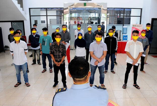 Coronavirus in Indonesien, Gefangene vor Ihrer Freilassung aus dem Gefängnis in Depok
