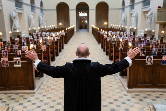 Coronavirus in Dänemark, Gottesdienst mit den Selfies von Kirchgängern in Kopenhagen