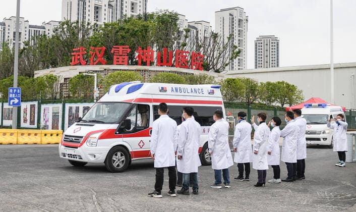 Coronavirus in China, letzte Patienten verlassen das Leishenshan in Wuhan