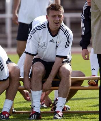 Bernd Schneider (Deutschland) Fußball WM Herren Weltmeisterschaft 2002, Nationalmannschaft, Nationalteam, Nationaltrikot, Training Einzelbild Vorschau, Heusenstamm