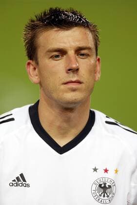 Bernd Schneider(Deutschland) Fußball WM Herren Weltmeisterschaft 2002, Länderspiel, Gruppenspiel, Gruppe E, Nationalmannschaft, Nationalteam, Vdig Porträt Stadion Ecopa Shizuoka