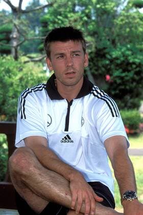 Bernd Schneider (Deutschland) Fußball WM Herren Weltmeisterschaft 2002, Shooting, Fotoshooting, Fototermin, Nationalmannschaft, Nationalteam, Vdia Einzelbild