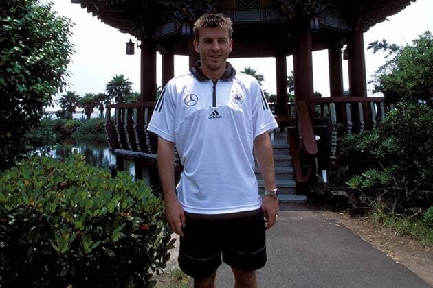 Bernd Schneider (Deutschland) Fußball WM Herren Weltmeisterschaft 2002, Shooting, Fotoshooting, Fototermin, Nationalmannschaft, Nationalteam, Vdia Einzelbild