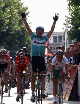 Sven Teutenberg (Mitte, Deutschland Bianchi) gewinnt die 4. Etappe vor Eric Baumann (re., Deutschland Wiesenhof) und Anthony Geslin (2.v.li., Frankreich Brioches la Boulangere) Radsport Herren Internationale Hessen-Rundfahrt 2003, Hessenrundfahrt, Straßenradsport, Rad, Straße, Vdig Gruppe 4. Etappe: Battenberg - Wetzlar Wetzlar Begeisterung, Freude,