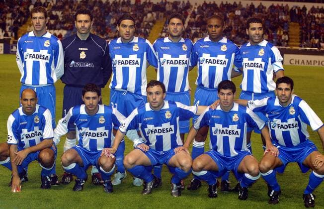 Mannschaftsbild La Coruna, hinten v. li.: Enrique Romero, Francisco Molina, Aldo Duscher, Diego Tristan, Jorge Andrade, Nourredine Naybet, vorn: Manuel Pablo, Victor Sanchez, Sergio Gonzalez, Alberto Luque und Juan Carlos Valeron Fußball EC 1 Herren Champions League 2003 2004, Deportivo La Coruna, Primera Division, 1. Spanische Liga, Vdig Totale La Coruna